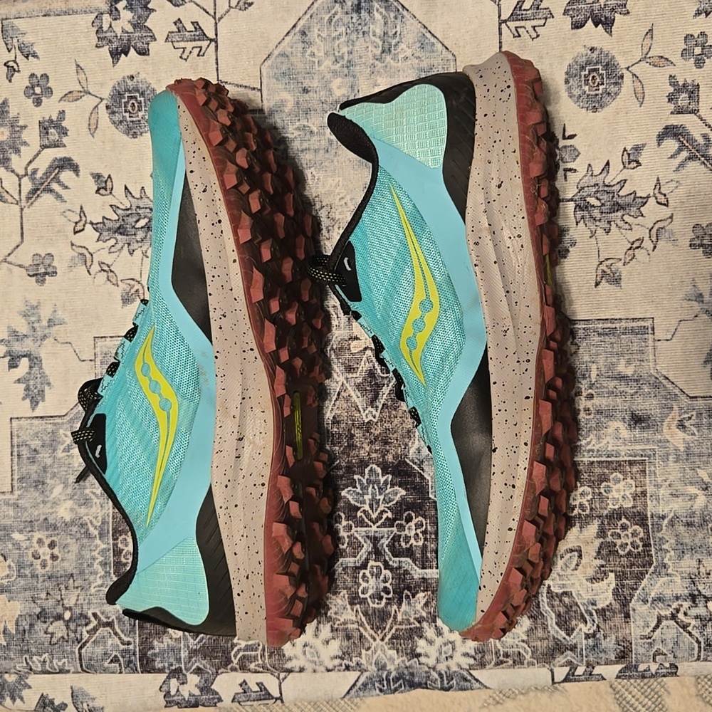 Saucony Trail Running Sneakers